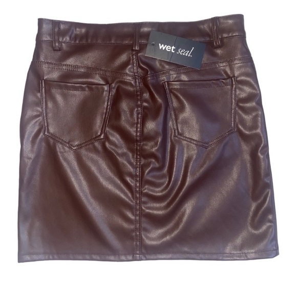 NWT • Chocolate Brown Faux Leather Mini Skirt🌟 - Picture 3 of 6